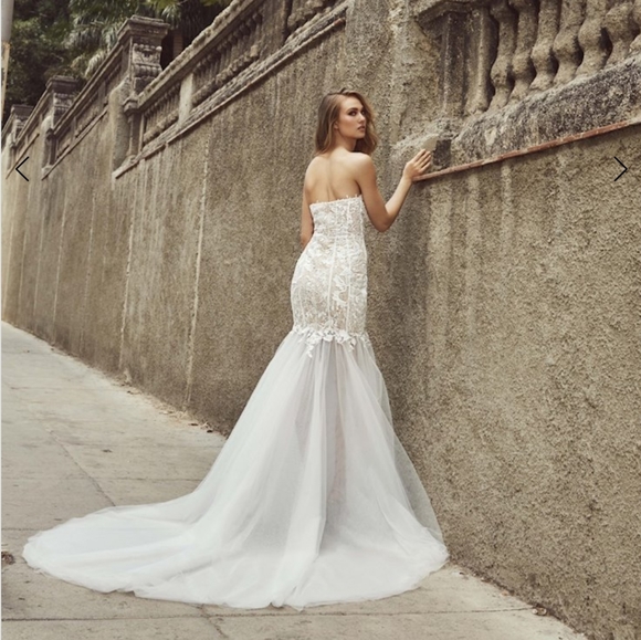 Calla Blanche Wedding Dress - Picture 2 of 5